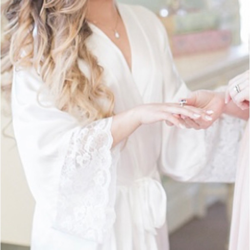Bride Robe - Picture 1 of 7